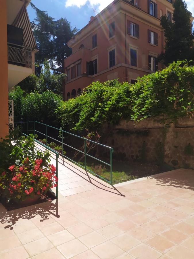 Angolo Sul Giardino Rome Bagian luar foto