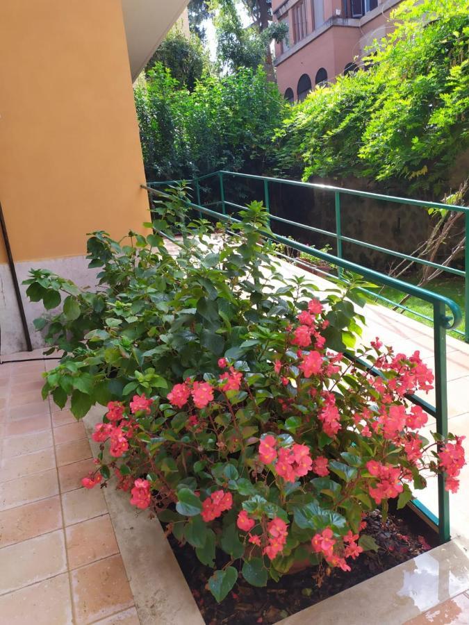Angolo Sul Giardino Rome Bagian luar foto
